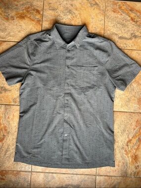 Vuori Bridge Button Down Short Sleeve Shirt